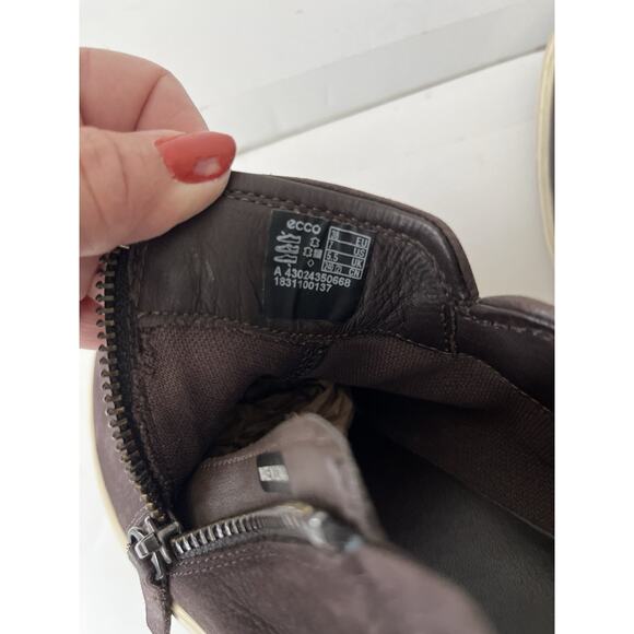 ECCO Low Bootie Sneaker Women 7 Dark Taupe Suede Leather Nubuck Soft Side Zip - Picture 4 of 6